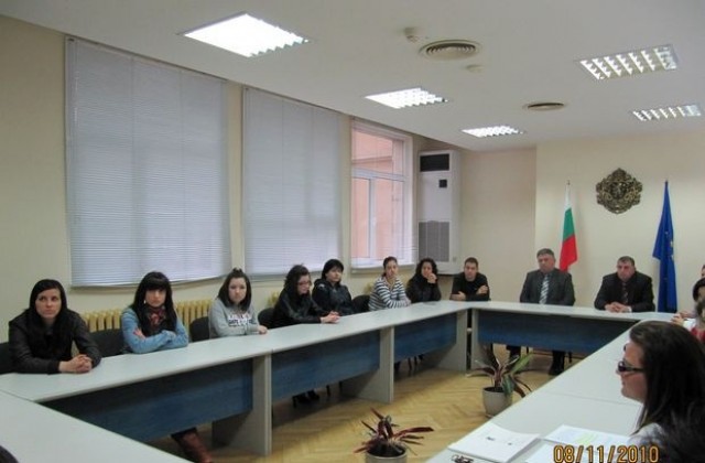 Изнесено упражнение на студенти от Технически университет в Областната управа