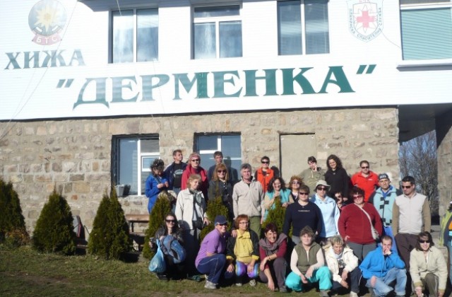 Обучиха 35 учители за ръководители на екскурзионно летуване