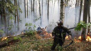 Продължава гасенето на пожарите в областите Ловеч и София