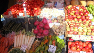 Все помалко хора купуват плодове и зеленцучи от пазара