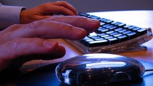 Модерни шпиони данъчни ви добавят в списъка на приятелите си