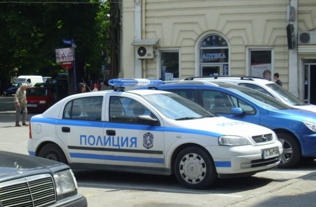 Мъж уби жена си, за да псува полицаи