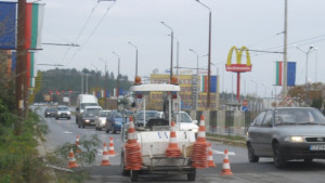 Сложиха гърбиците на бул Никола Петков