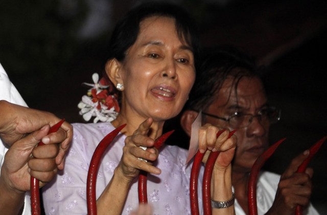 Първа реч на Аун Сан Су Чжи след освобождаването й