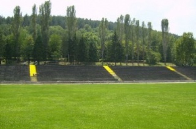 Поставят 9 000 седалки с облегалки на стадион Осогово