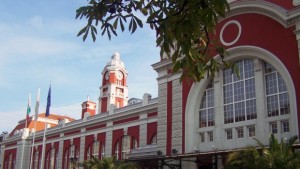 Взривиха съмнителния пакет край жп гарата