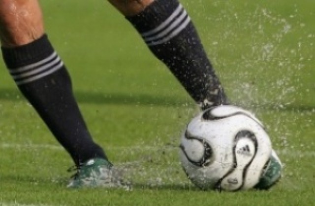 Вихрен Манев свири Монтана-Черно море, а Димитър Андреев - Тополите-Черноморец Поморие