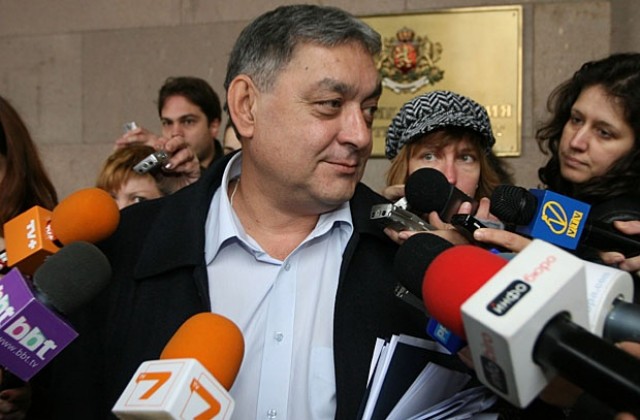 БЛС кани НЗОК да преговарят на площада