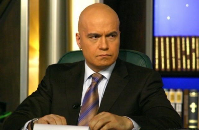 Слави Трифонов: В България славата е вредна