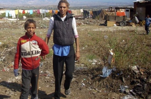 Омбудсманът нехае за ромското гето в Петрич