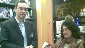 Кметът Николов книжар за час