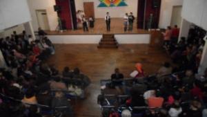Деца и родители пяха и танцуваха заедно за Деня на