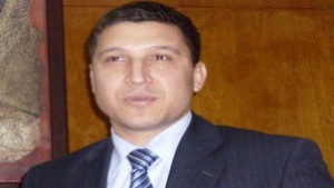 Крадец обра джип насред кръстовище