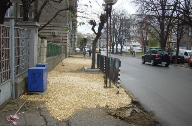 Продължава ремонта на тротоарите в Русе