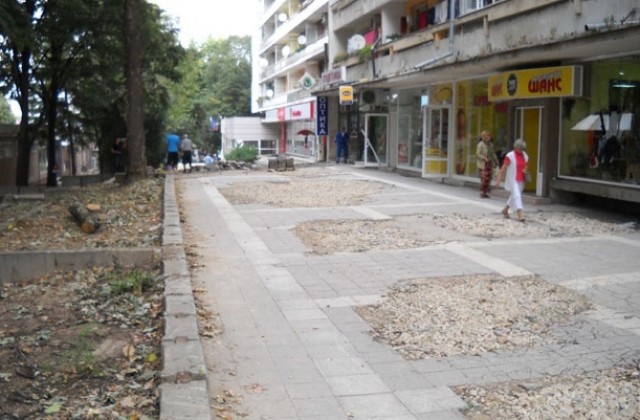 Пешеходната зона в Добрич ще бъде готова през август догодина