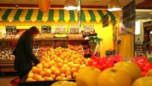Българинът яде на крак пренебрегва рибата и соли много