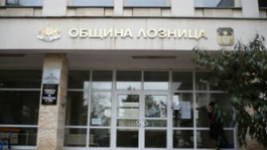 Замминистър прави първа копка на канализационна мрежа в Лозница