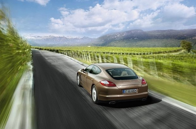 Porsche пуска дизелова Panamera през 2011 г.