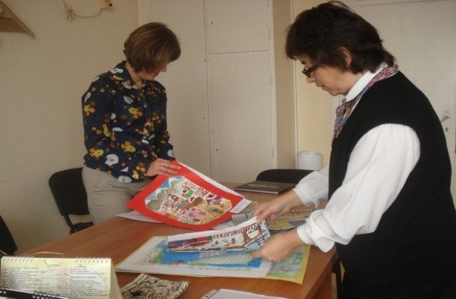 С две картички ще поздравява община Димитровград за Коледа и Нова година