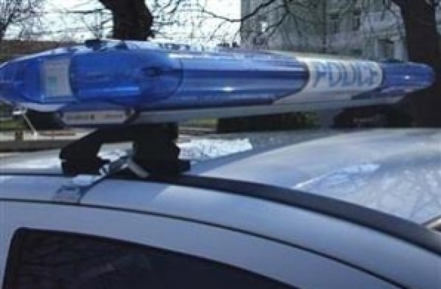 Задържаха 20-годишен скандалджия, начупил автобусна спирка