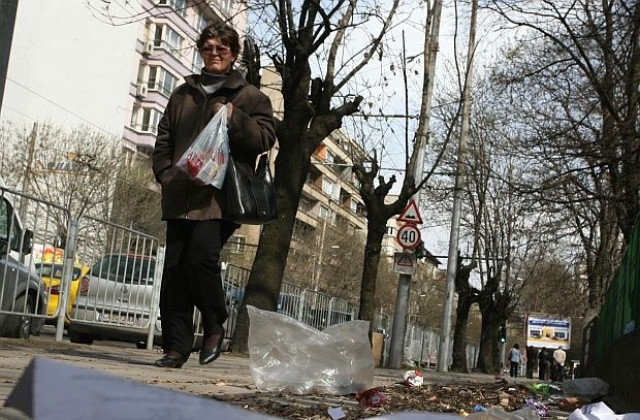 Предупреждават за ураганен вятър
