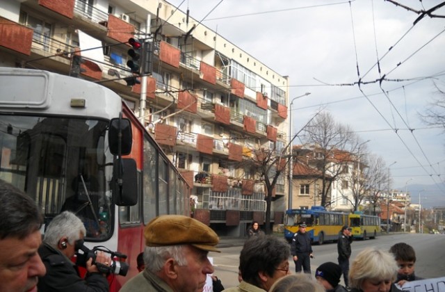 Внасят протестната подписка в Министерството на отбраната