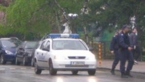 Младеж открадна кола и блъсна ремарке