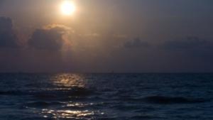 Издирват петима след сблъсък на два кораба край нос Емине