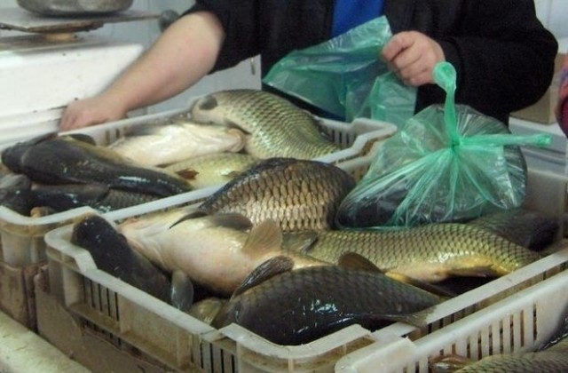 РВМС проверява търговците на риба преди Никулден