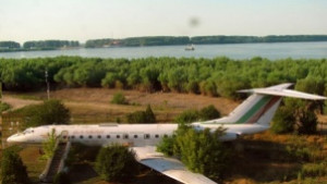 Опитаха да разбият оградата на Самолета в Силистра