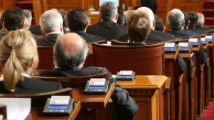 Депутатите одобриха на първо четене промени в Търговския закон