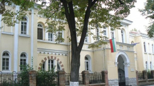 За Никулден Видинската митрополия пали уникално кандило от 1872 г