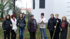 Жени ГЕРБ Червен бряг засадиха дървета за Никулден