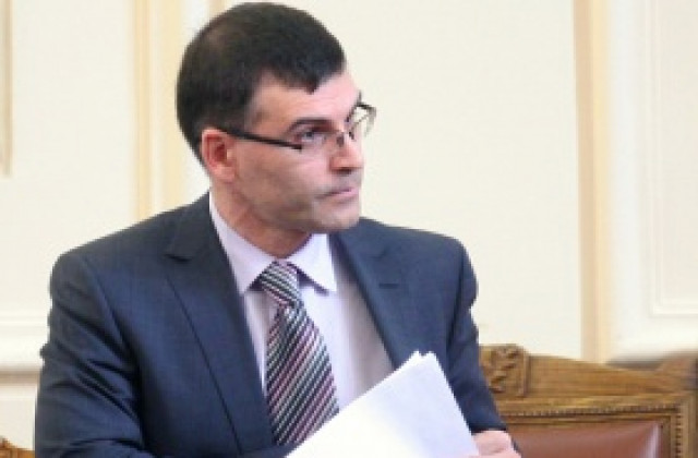Министерството на Дянков пести близо 2,8 млн. лв. от възнаграждения