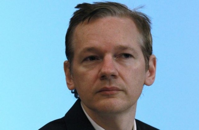 Арестуваха основателя на Уикилийкс Джулиън Асандж