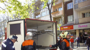 Ученици участваха в показно занятие за действие при земетресение
