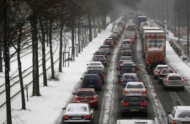 Договориха пътната поддръжка през зимата