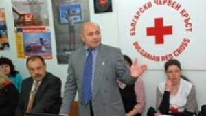 БЧК раздава храни на бедни деца