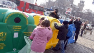 Ще купуват съдове за разделно събиране на боклук с европари