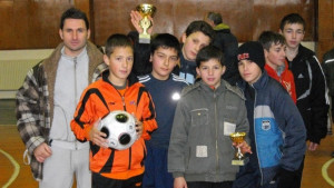 Младежите от ГЕРБСливен организираха футболен турнир