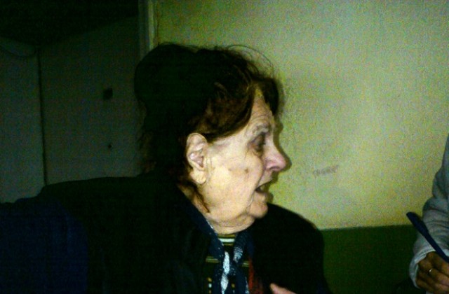 Възрастна жена е с леки обгаряния след избухване на газова бутилка