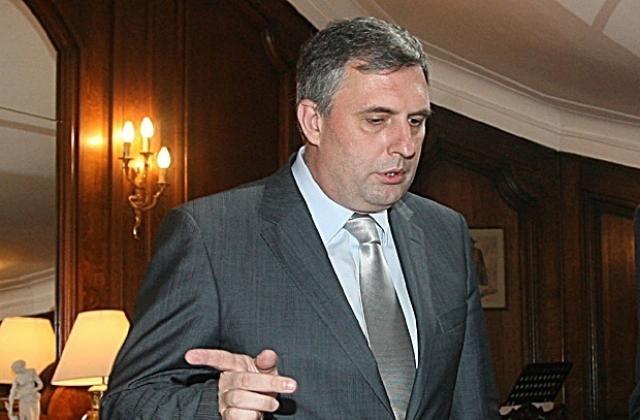 Ивайло Калфин участва в дискусия в Ловеч