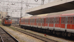 БДЖ с предварителна продажба на билети за празниците