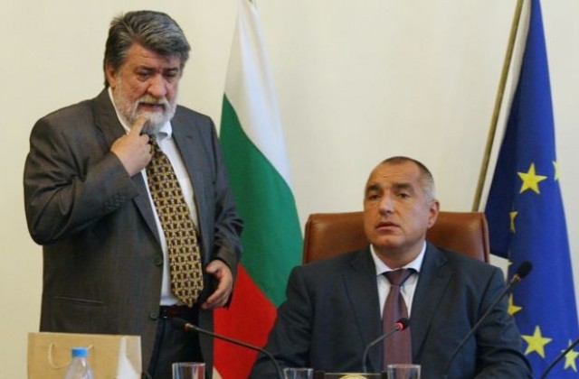 Защо премиерът е реферът в диалога между кинаджиите и Рашидов?