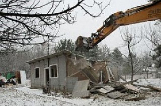 Близо 300 сгради край язовир Искър са проверени