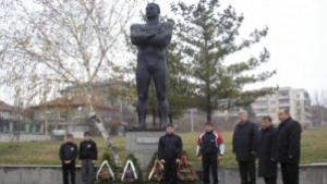 Реставрираха паметника на Никола Петров в Г Оряховица