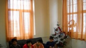 Министър Караджова направи дарение за Дом ТПопова