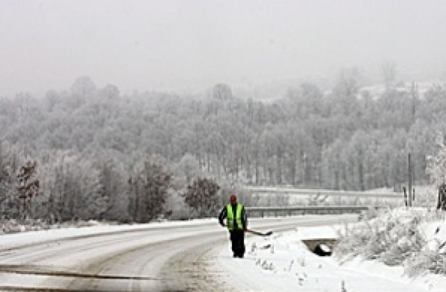 Гражднаска защита Монтана спаси от снега 18 автомобила