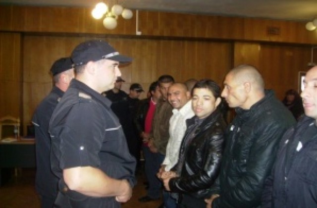 Затвор за всичките 9 роми присъди Кюстендилския окръжен съд за убийството в Шишковци