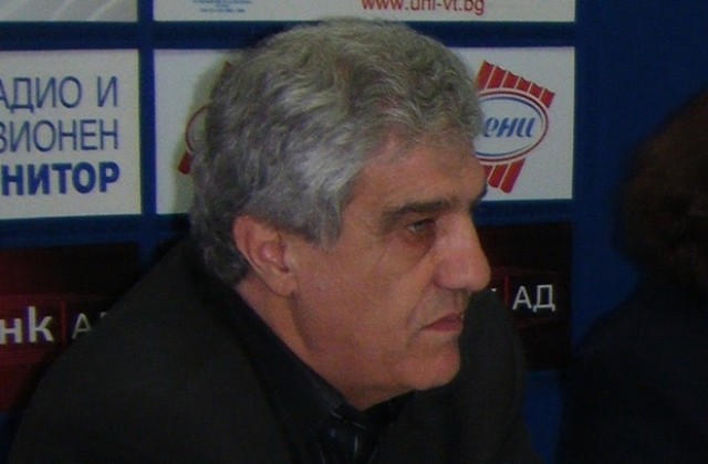 Изборът на треньор на годината е обида за Етър-64, обяви Атанас Атанасов